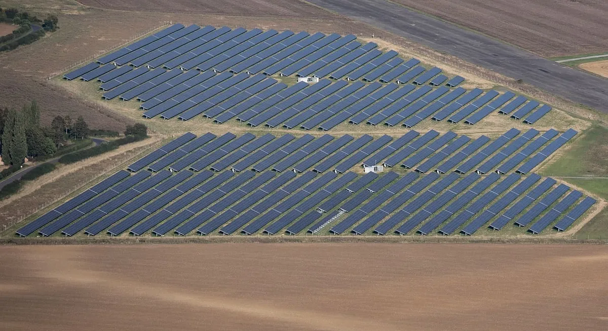 Wechselrichter, Mikro-Wechselrichter, Leistungsoptimierer für Solarpanels – was sind sie und welchen sollte man wählen?