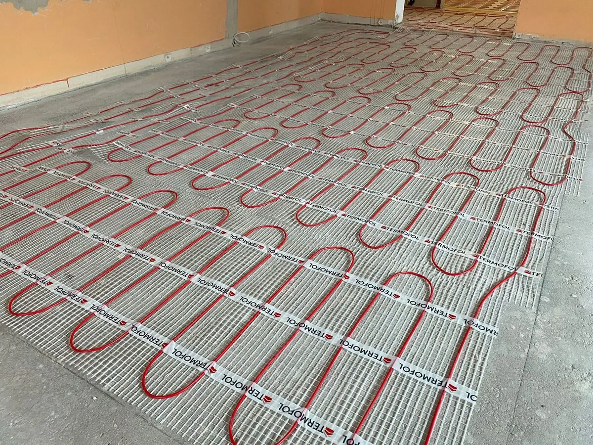 Wie viel Estrich benötigt man für die Fußbodenheizung? Und welchen sollte man wählen?